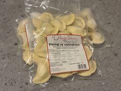 PIEROGI ZE SZPINAKIEM 1KG (MROŻONE 30-35szt)