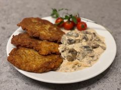 PLACKI ZIEMNIACZANE Z SOSEM GRZYBOWYM (3SZT)