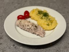 SAKIEWKA SCHABOWA NADZIEWANA OGÓRKIEM KISZONYM I PAPRYKĄ SAKIEWKA SCHABOWA NADZIEWANA OGÓRKIEM KISZONYM I PAPRYKĄ