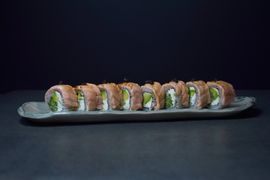 California z opalanym łososiem i truflą California z opalanym łososiem i truflą