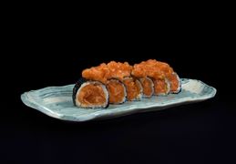 Futomaki tatar z łososia Futomaki tatar z łososia