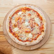 Pizza Cztery sery Pizza Cztery sery