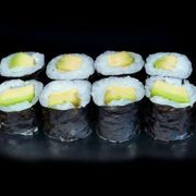 Hosomaki z awokado 8 szt. Hosomaki z awokado 8 szt.