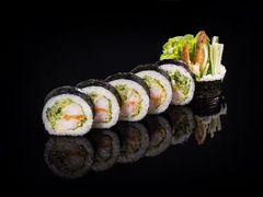 Futomaki z krewetką temp 6 szt. Futomaki z krewetką temp 6 szt.