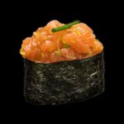 Gunkani tatar z łososiem 2 szt. Gunkani tatar z łososiem 2 szt.