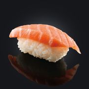 Nigiri łosoś – 2 szt.